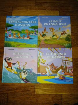 4 livres Hachette