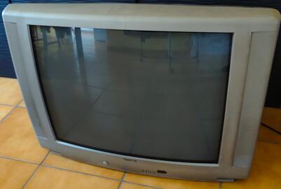 TV cathodique 66cm