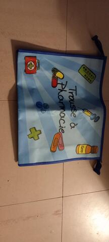 trousse de toilettes/pharmacie