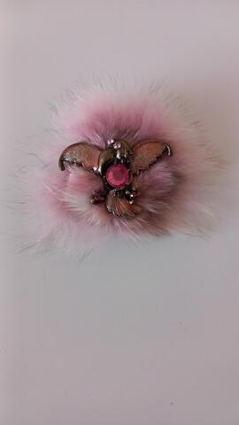 Petite broche rose