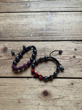 Lot de deux bracelets chamballas rouge et rose