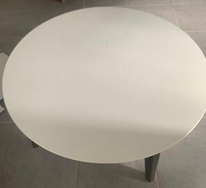 Table basse blanche