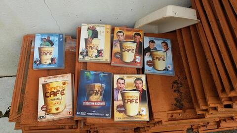 DVD caméra café