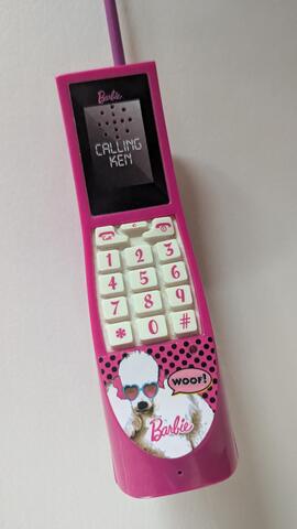 téléphone Barbie