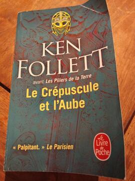 roman récent de Ken Follet le crépuscule et l'aube