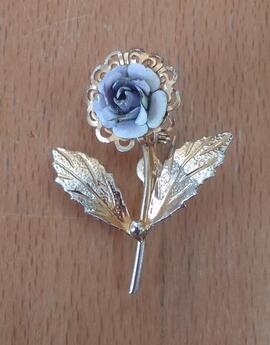 broche fleur pour femme