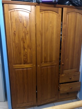 armoire en bois