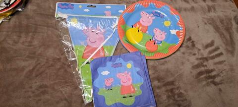 PEPPA PIG 1 guirlande anniversaire 6 serviettes papier 4 assiettes carton