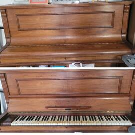 piano droit en bois