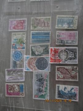 15 timbres oblitérés France 1974