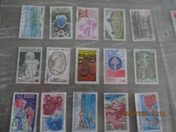 15 timbres oblitérés France 1976