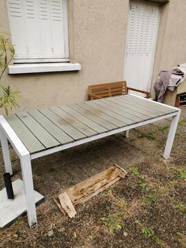 Grande table de jardin