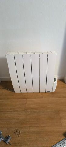 un radiateur de chauffage 1000 Watt