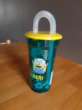 Verre en plastique Minions avec paille