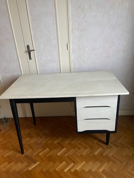 bureau bois noir et blanc