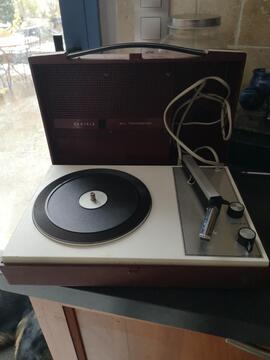 Tourne disques vintage