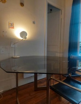 table en verre fumé