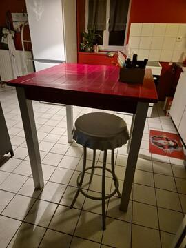 table et tabouret