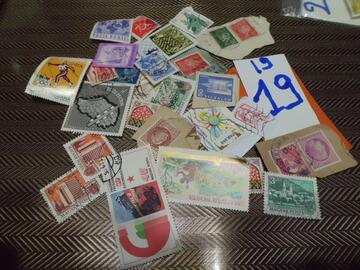 lot de timbres monde lot 19