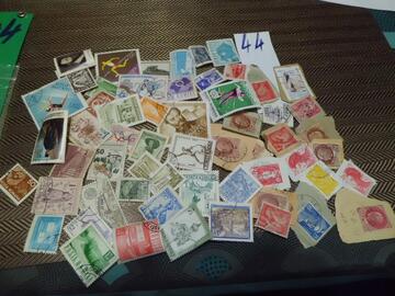 lot timbres monde lot 44