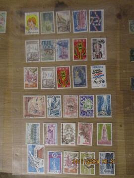 30 timbres oblitérés France 1978-79