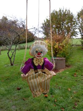 Petit clown acrobate