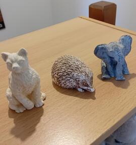 petits animaux en plâtre