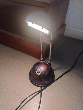 lampe de bureau ( câble très abîmé)