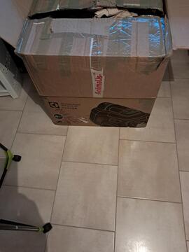 2 cartons de linge toute sortes