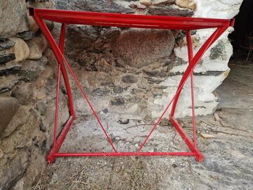 Bureau plateau en verre rouge