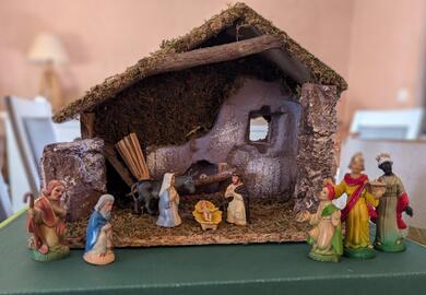 CRECHE EN BOIS ET PERSONNAGES