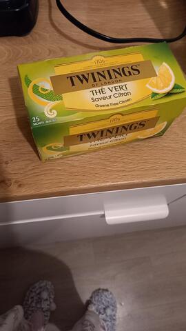 11 sachets thé vert citron Twinings (périmé depuis 2023)