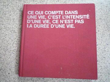 Livre sur Jacques Brel, bon état, avec de nombreuses photos