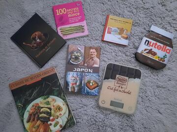 lot de livre de cuisine + balance