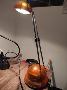 lampe de bureau modulable et orientable