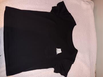 T-shirt noir, femme M ou L (voir cm)