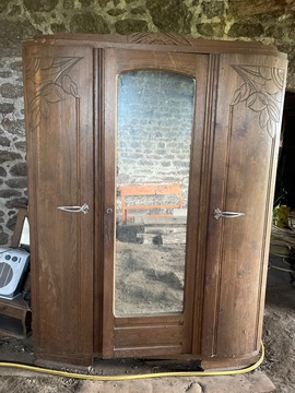 armoire en bois ancienne