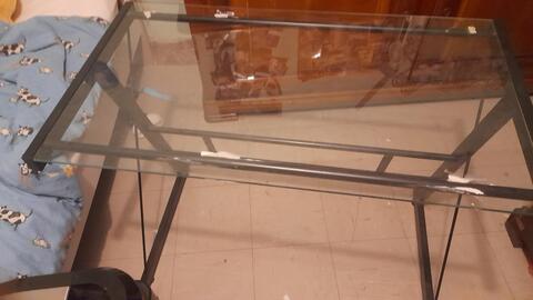 table de bureau en verre et metal