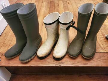 Bottes caoutchouc usagées pour bricolage