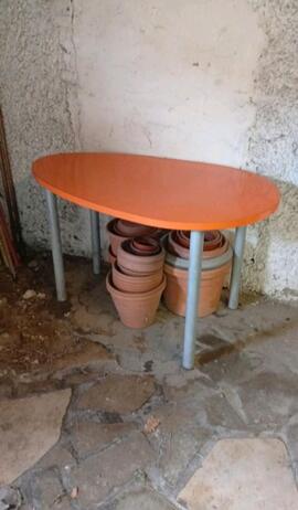 Table ovale orange