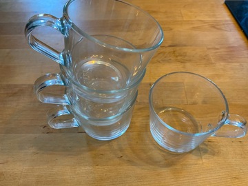 4 mugs transparents