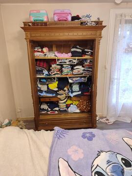 armoire en bois massif