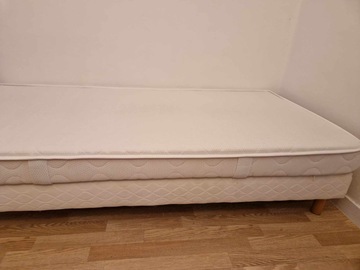 lit matelas + sommier blanc