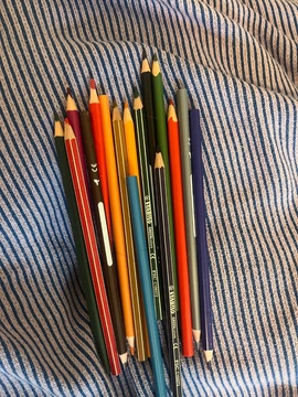 Petit lot de crayons de couleur