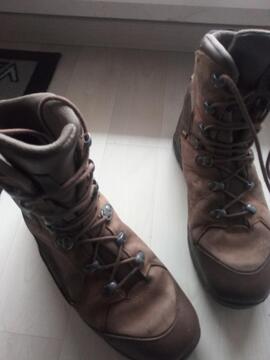 chaussures montantes Homme pt 42