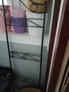 etagere avec plateau + pots fleurs