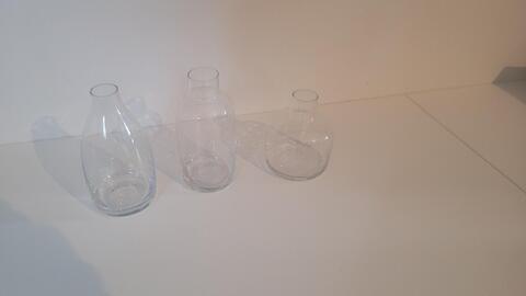 Petits vases en verre