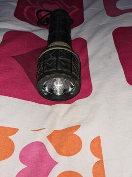 grosse lampe torche neuve