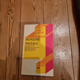 Profil Antigone Anouilh