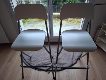 2 chaises hautes pliantes